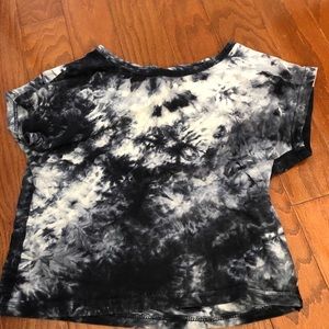 brandy melville tie dye crop top black and white